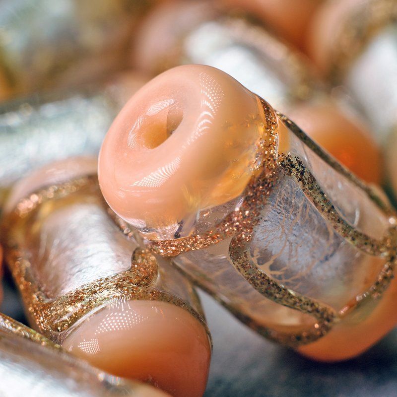 бусина, стекло с фольгой, "ролик", цвет айвори, 16x8-9 мм