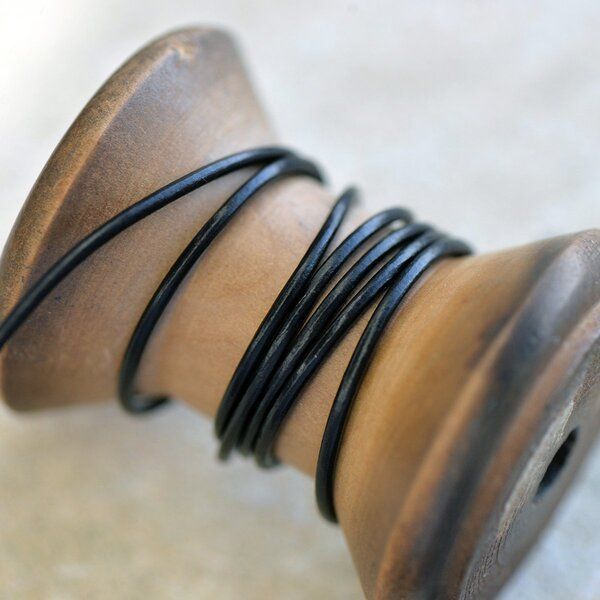 шнур кожаный, цвет черный, диаметр 1.5 мм
