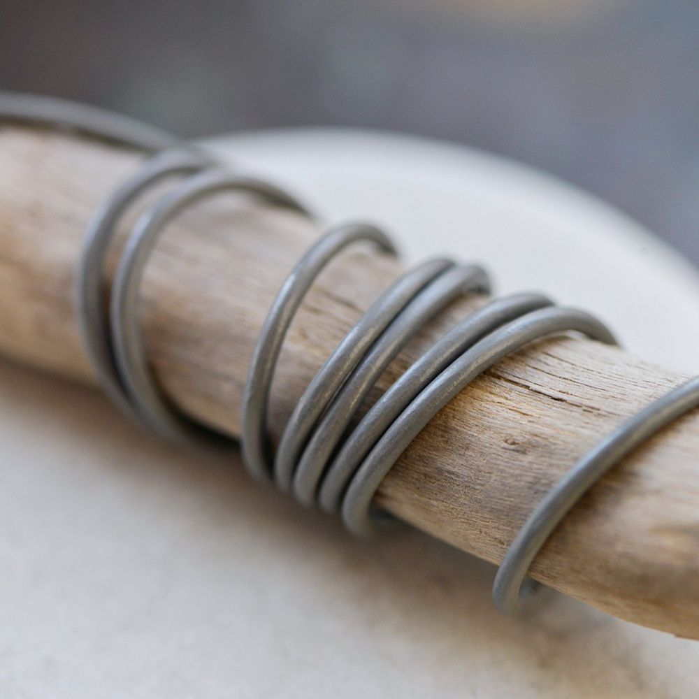 шнур кожаный, цвет темно-серый, диаметр 2 мм