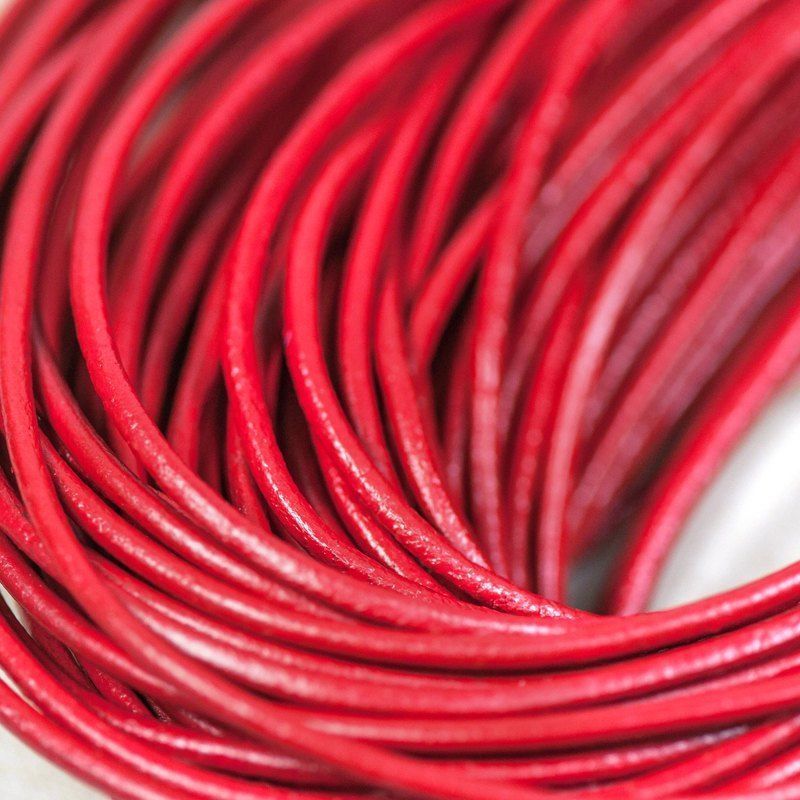 шнур кожаный, цвет красный, диаметр 2.5 мм