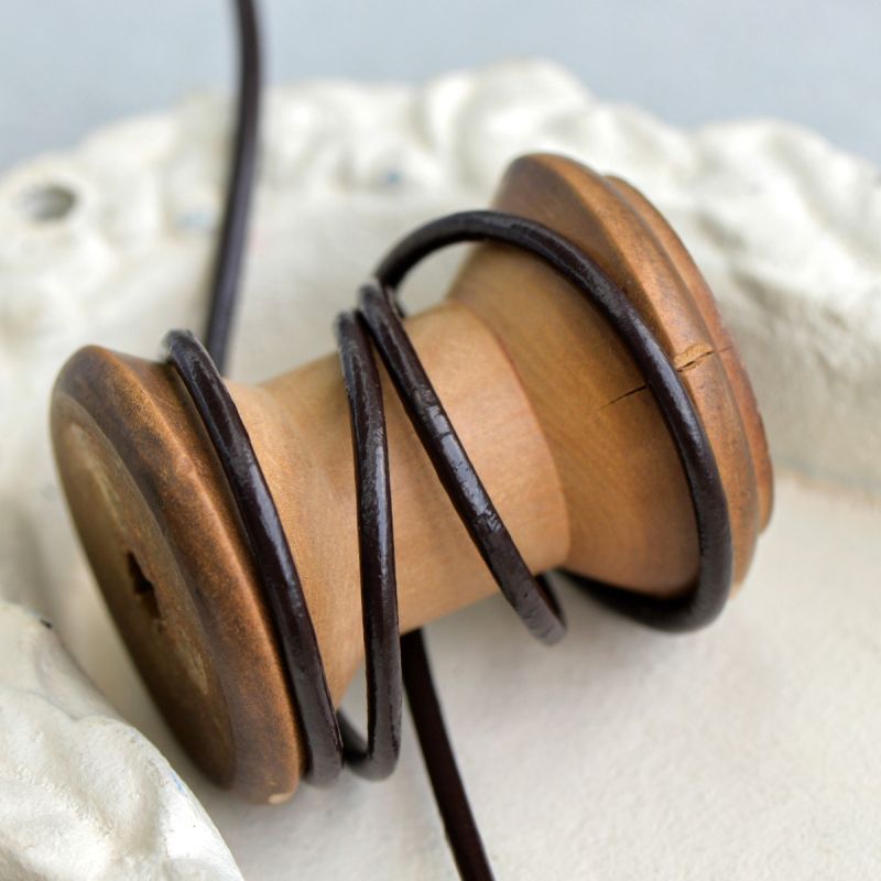 шнур кожаный, цвет темно-коричневый, диаметр 2.5 мм