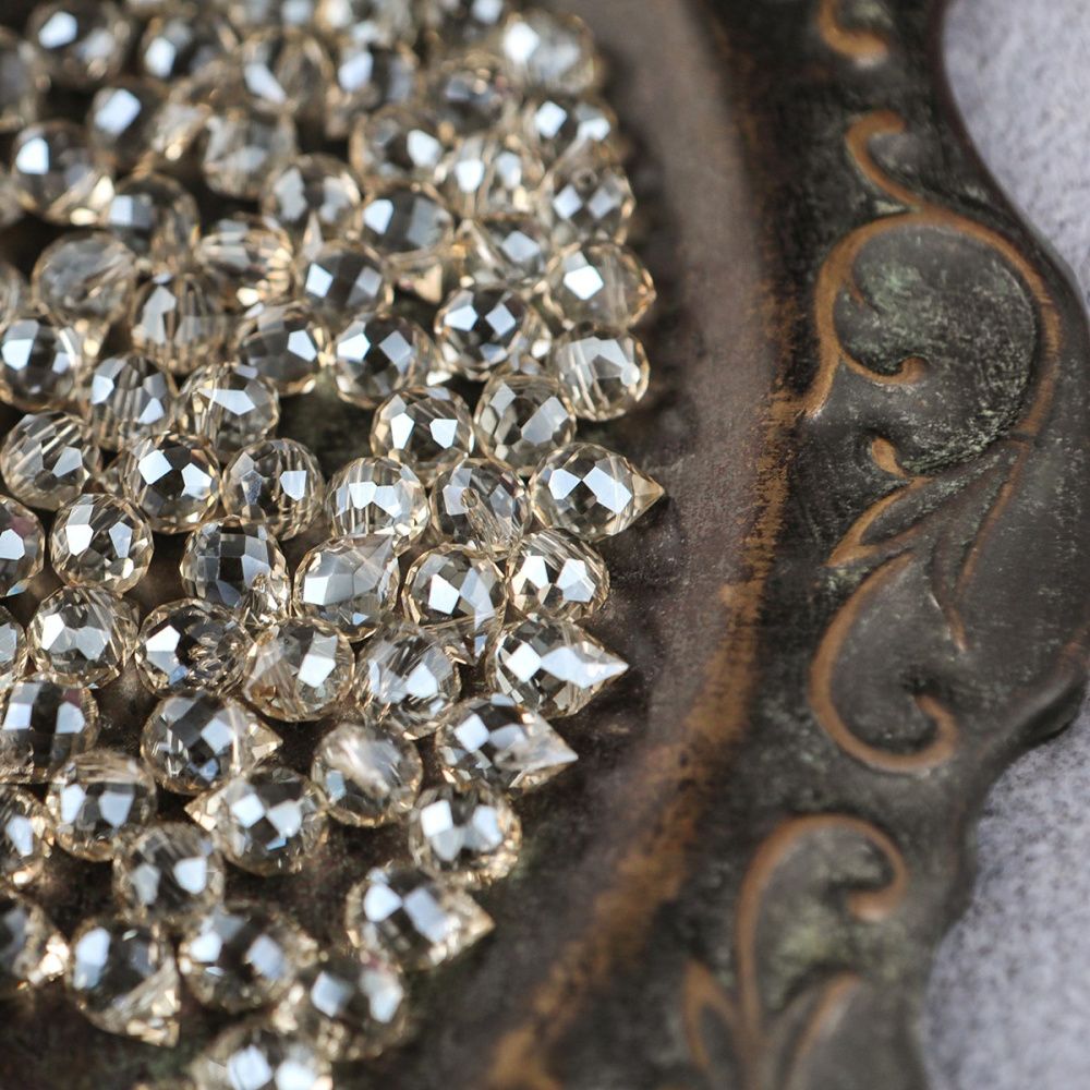 бусина "капля", граненая, стекло, цвет шампанского, 10-11x8 мм