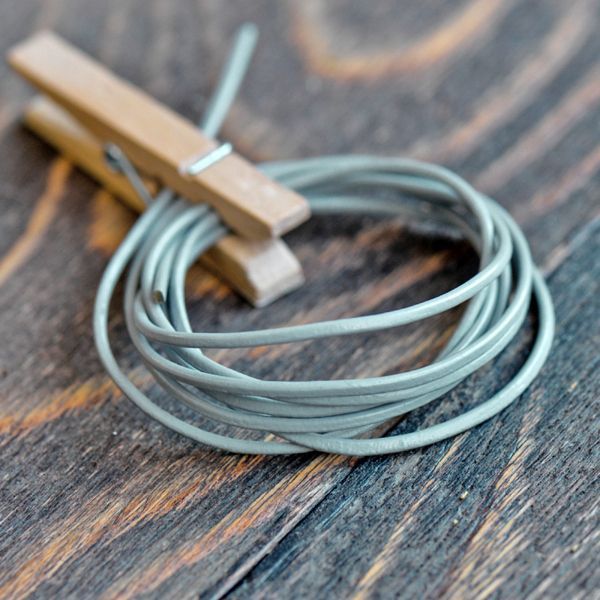 шнур кожаный, цвет светло-серый, диаметр 1.5 мм