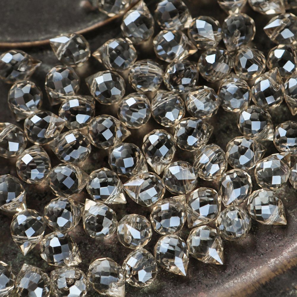 бусина "капля", граненая, стекло, цвет шампанского, 10-11x8 мм