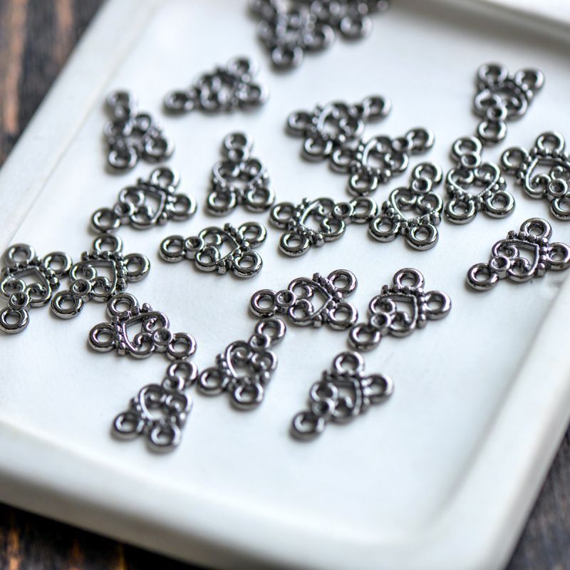 коннектор "сердечко", цвет черный, 15х11х2 мм