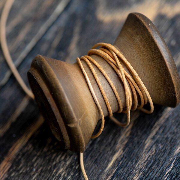 шнур кожаный, цвет коричневый, диаметр 1 мм