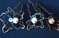 Шпильки с медными цветами