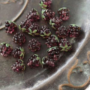 Бусина, Лэмпворк "Малинка с листиками", стекло, цвет фиолетовый, 12-13x12-13.5x12-13.5 мм