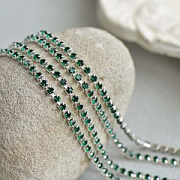 Цепочка "Стар", со стразами Emerald, цвет серебро, 3 мм, стразовая лента