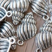 Подвеска металлическая "Ракушка", цвет античное серебро, 25.5x13x5.5 мм