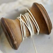Шнур кожаный, цвет белый, диаметр 1 мм