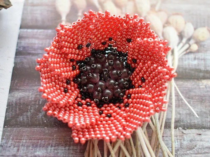 Брошь «Майский цветок»