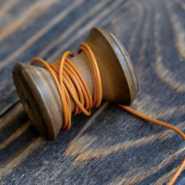 шнур кожаный, цвет оранжевый, диаметр 1.5 мм