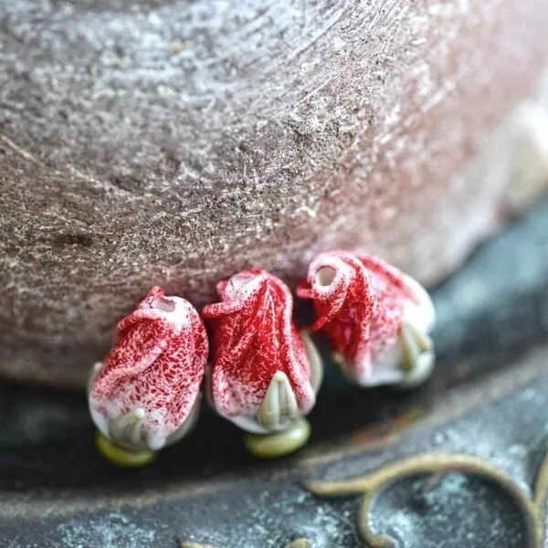 бусина, мурано "розовый бутон", бело-красный, 15-16х10-11 мм