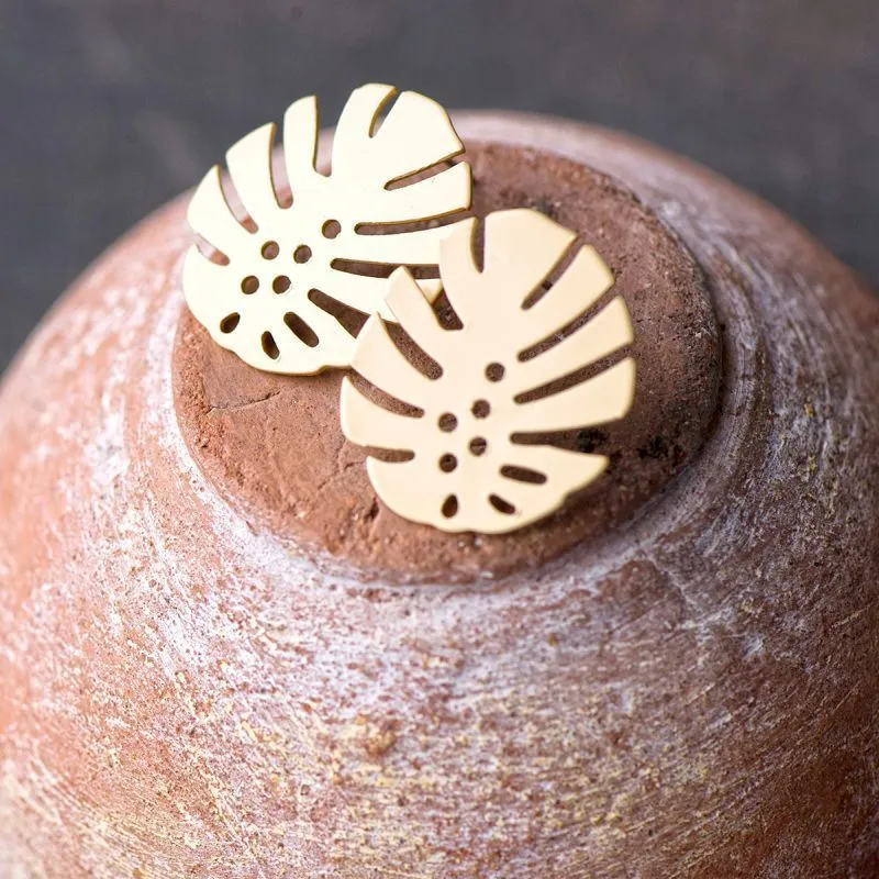 пуссеты "лист монстеры", цвет матовое золото, 28x25 мм