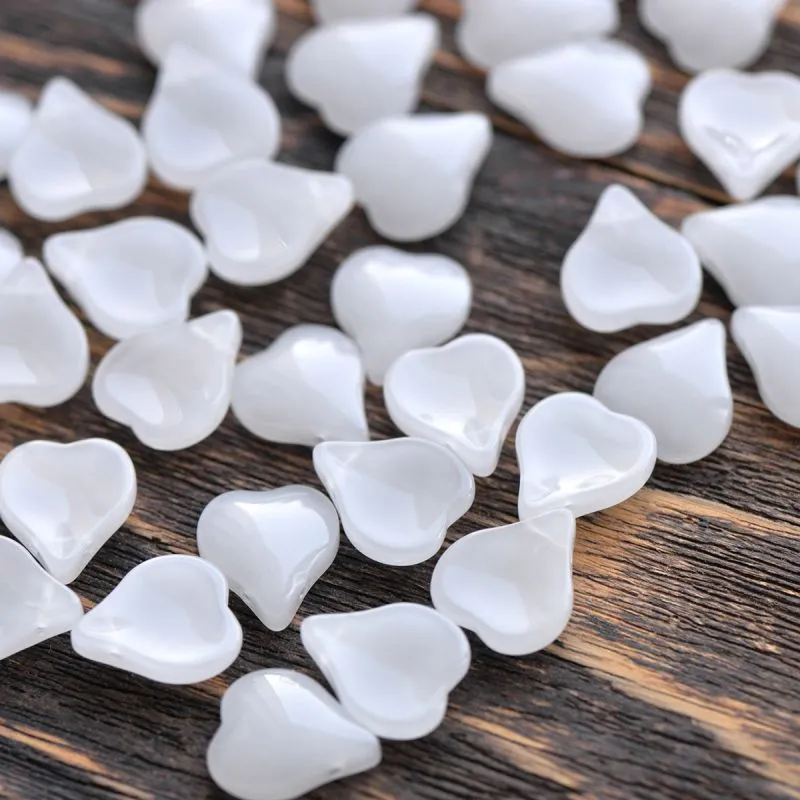 подвеска стеклянная "лепесток бальзамина", цвет белый, 15x12x4.5 мм