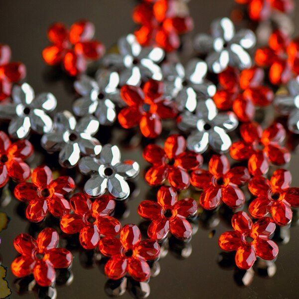 стразы пришивные "грани", акрил, цветок, цвет красный, 8x8x2 мм