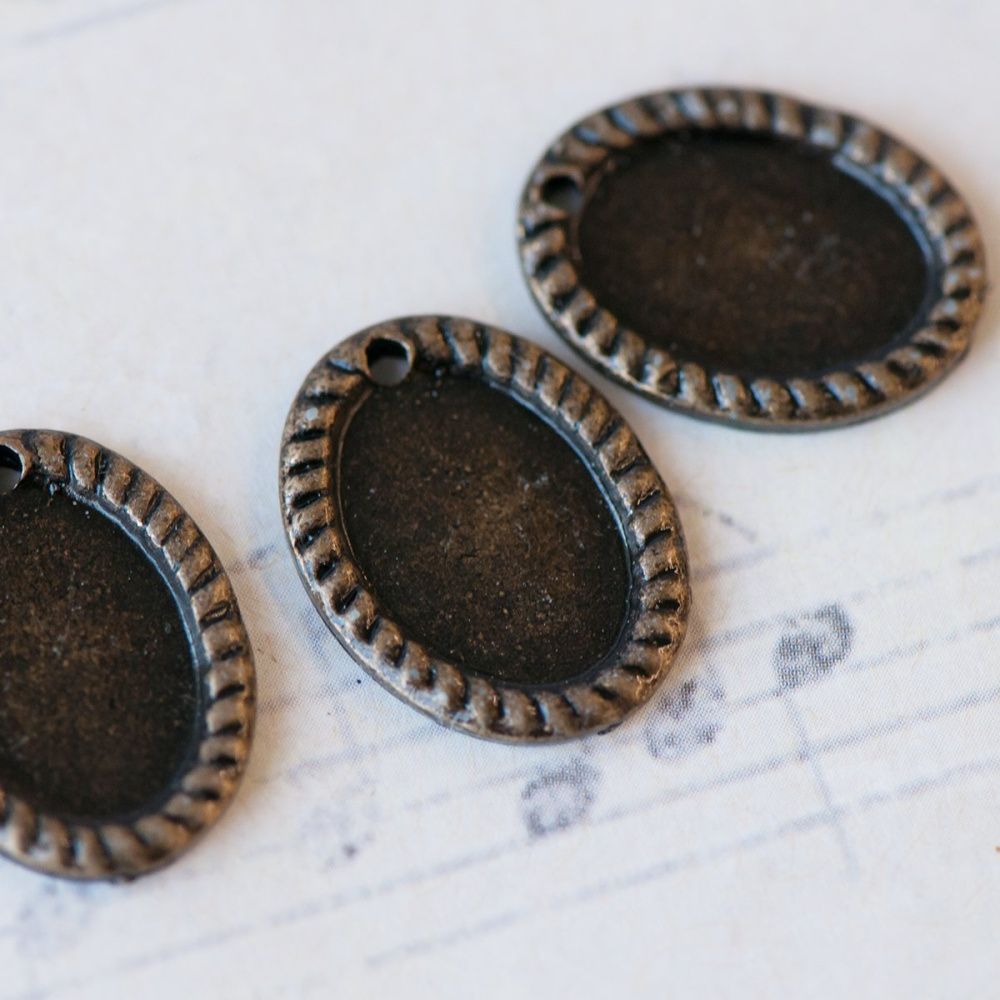 сеттинг овальный "катри", цвет античная бронза, 14.5х18.5х2 мм