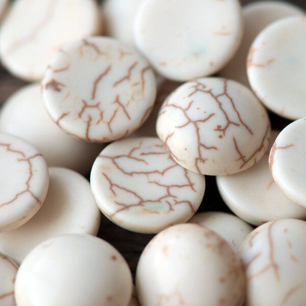 кабошон бирюза синтетическая, круглый, цвет античный белый, 12x4.5 мм