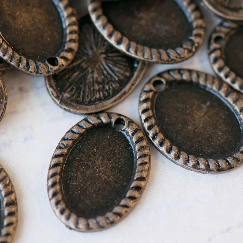 сеттинг овальный "катри", цвет античная бронза, 14.5х18.5х2 мм