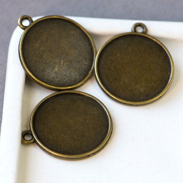 сеттинг круглый "торн", цвет античная бронза, 34.5x30x2.5 мм