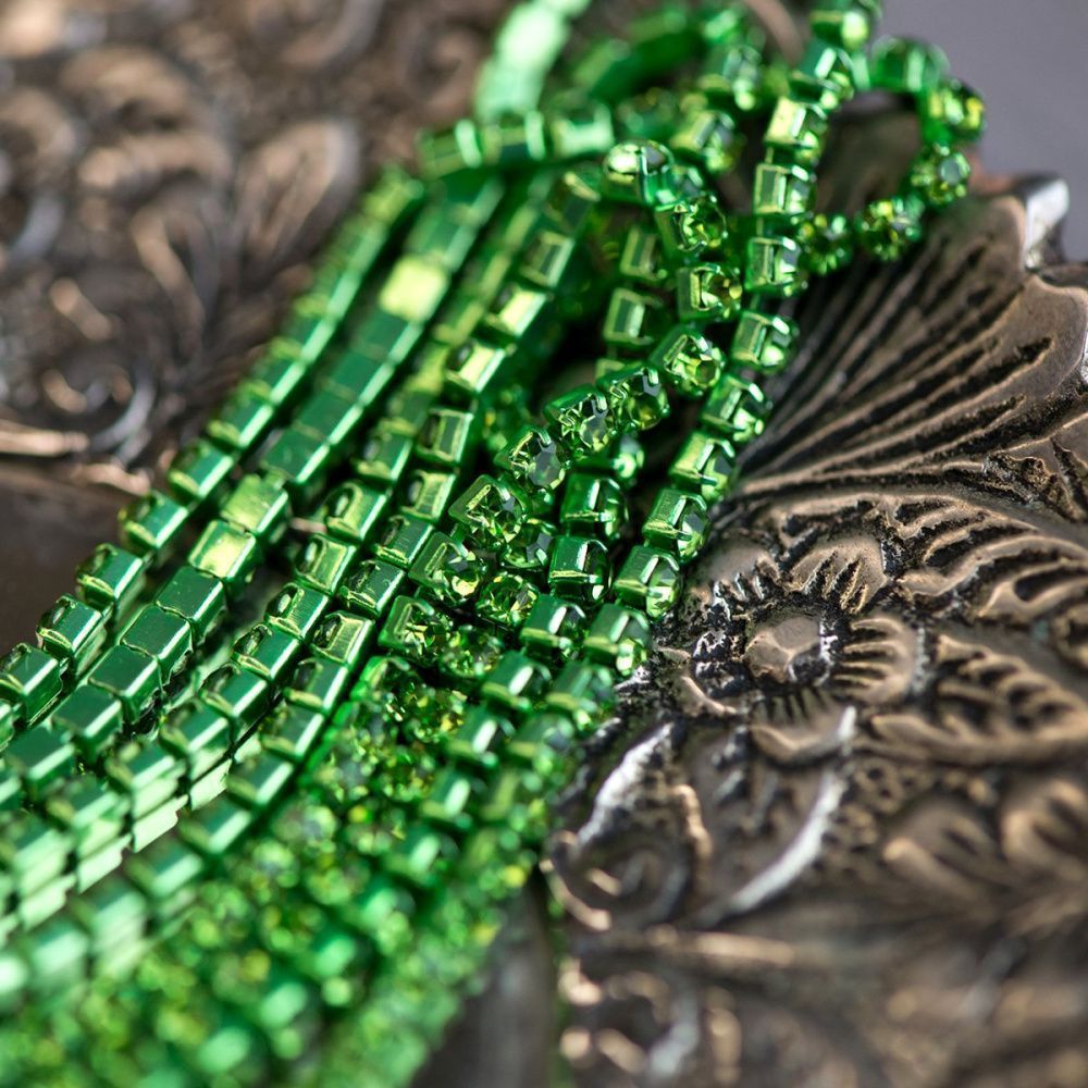 цепочка "стар", со стразами lt.peridot, цвет светло-зеленый, 2.5 мм, стразовая лента