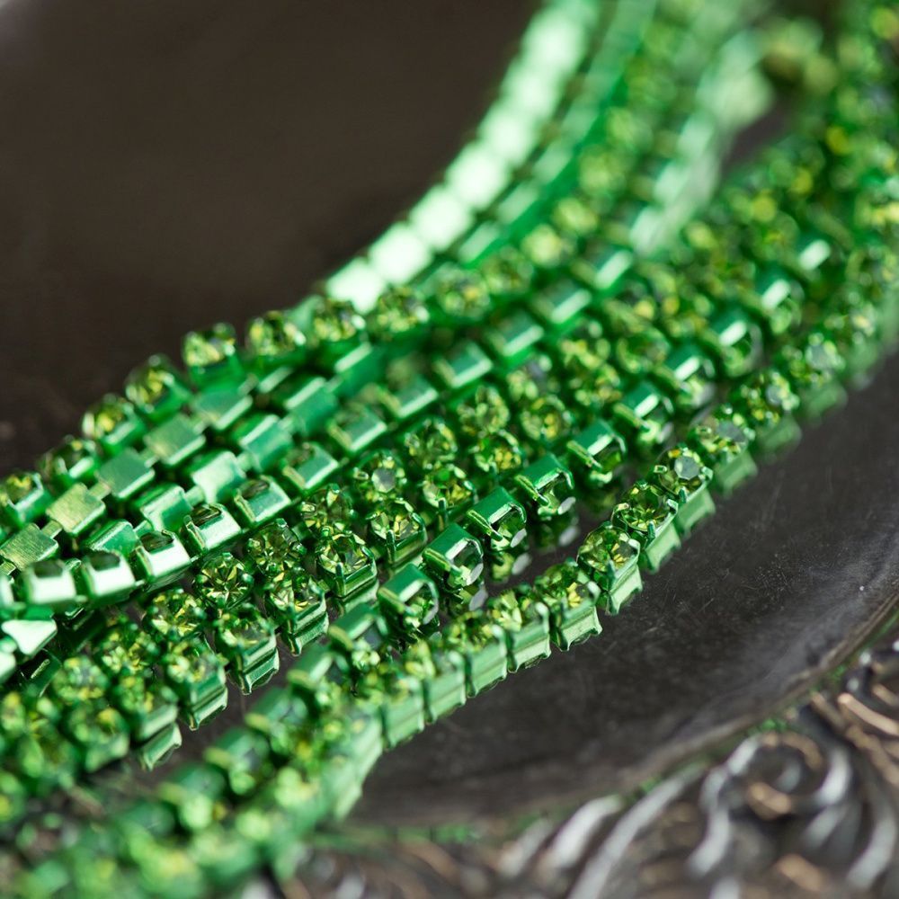 цепочка "стар", со стразами lt.peridot, цвет светло-зеленый, 2.5 мм, стразовая лента