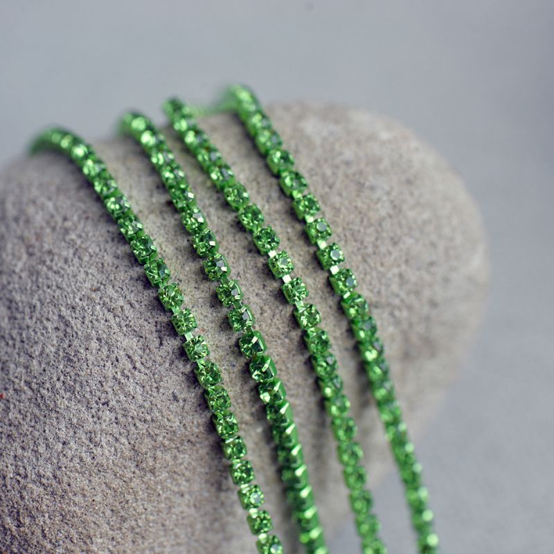 цепочка "стар", со стразами lt.peridot, цвет светло-зеленый, 2.5 мм, стразовая лента