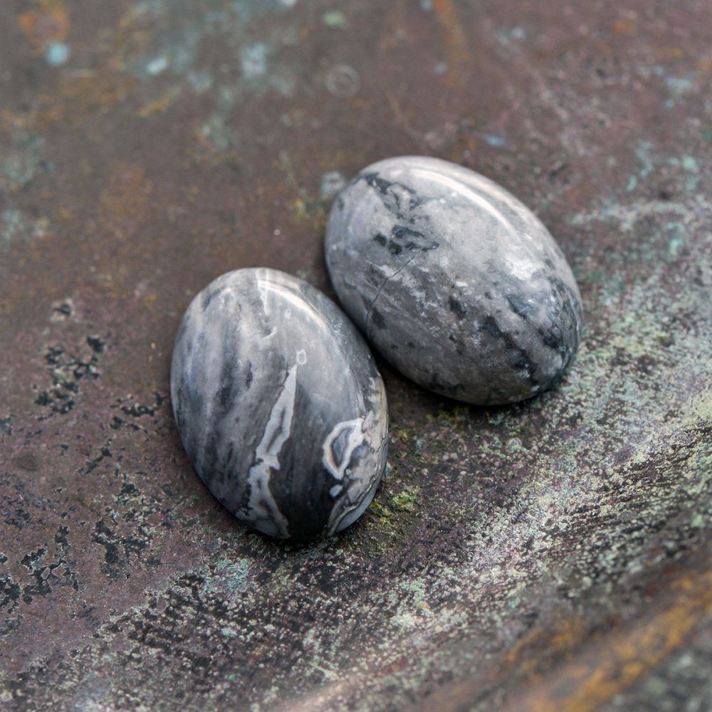 кабошон агат овальный, полосатый черно-белый, 18x13x5 мм