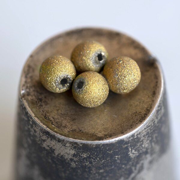 бусина, стекло "лава", цвет золотой, 6 мм