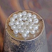 Бусина, имитация жемчуга, стекло 3, цвет сливочный, 3 мм (уп 100+/-10 шт)