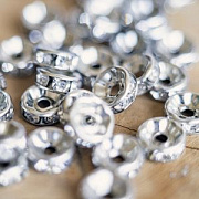 Разделитель с горным хрусталем, цвет металла платина, 8х3.5 мм
