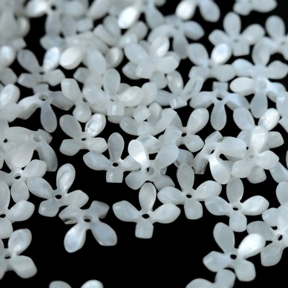 бусина, смола "сирень", цвет белый перламутр, 13x13x3 мм