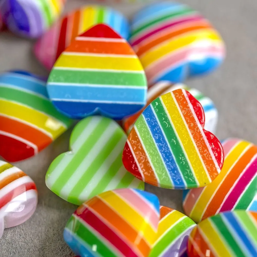 кабошон из смолы "сердечко полосатое", цветовой микс, 10x10x3 мм