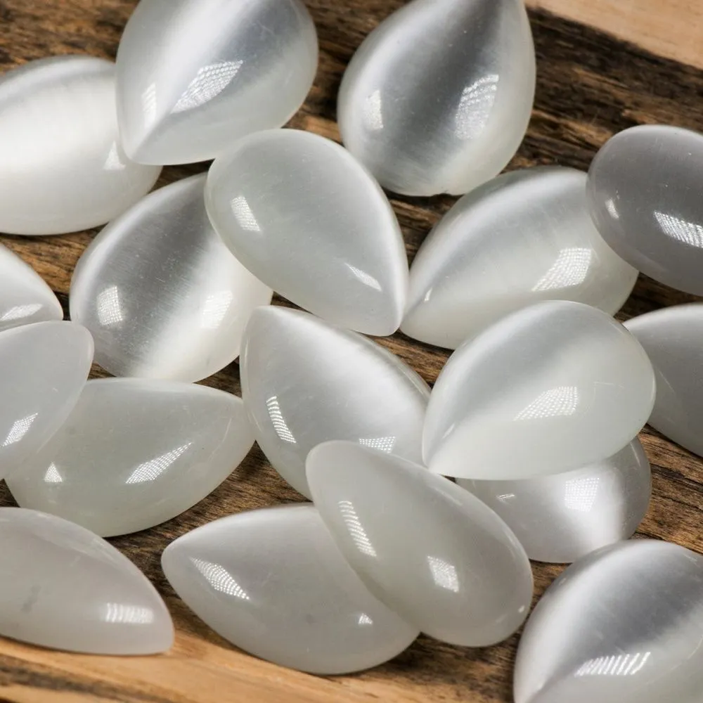 кабошон "кошачий глаз" - капля, стекло, цвет белый, 25x18x6 мм