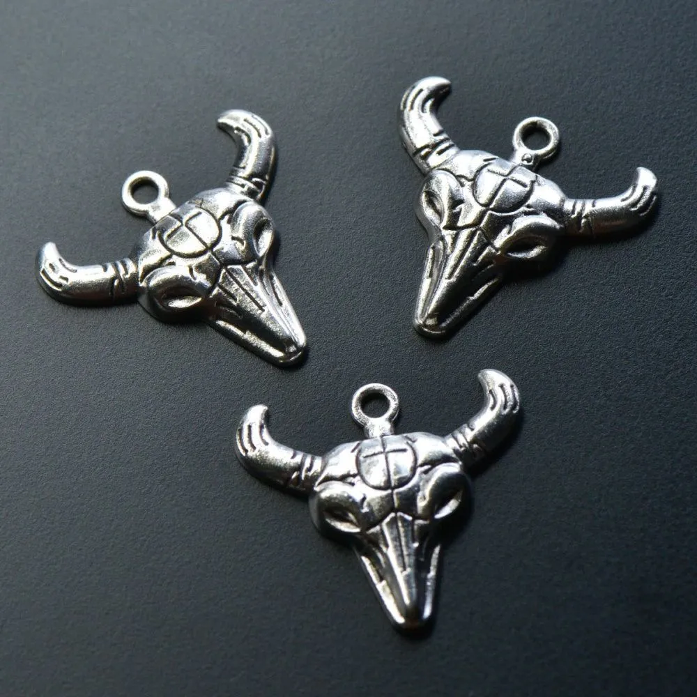 подвеска металлическая "лонгхорн", цвет античное серебро, 28x29х4 мм