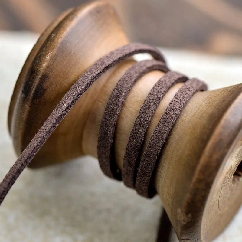 шнур из искусственной замши, коричневый темный, 3х1.4 мм