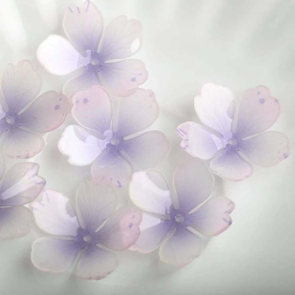 бусина, акрил "цветок сливы", цвет белый/сиреневый, 28x28x8-10 мм