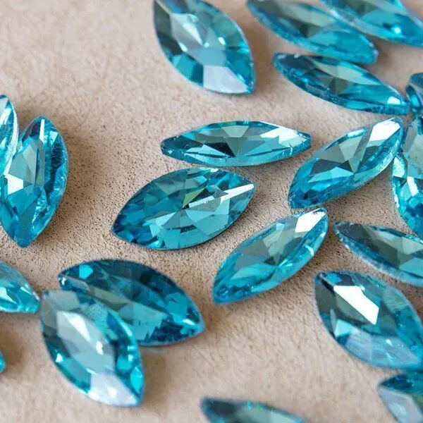 кабошон стекло кристалл, navette, цвет aquamarine, 18х9 мм