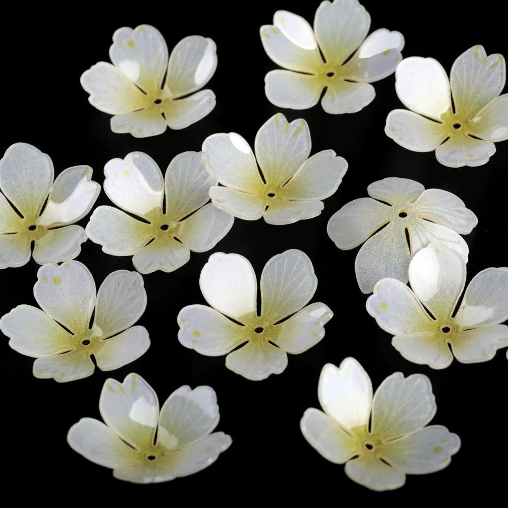 бусина, акрил "цветок", цвет сливочный/светло-желтый, 28x28x8-10 мм