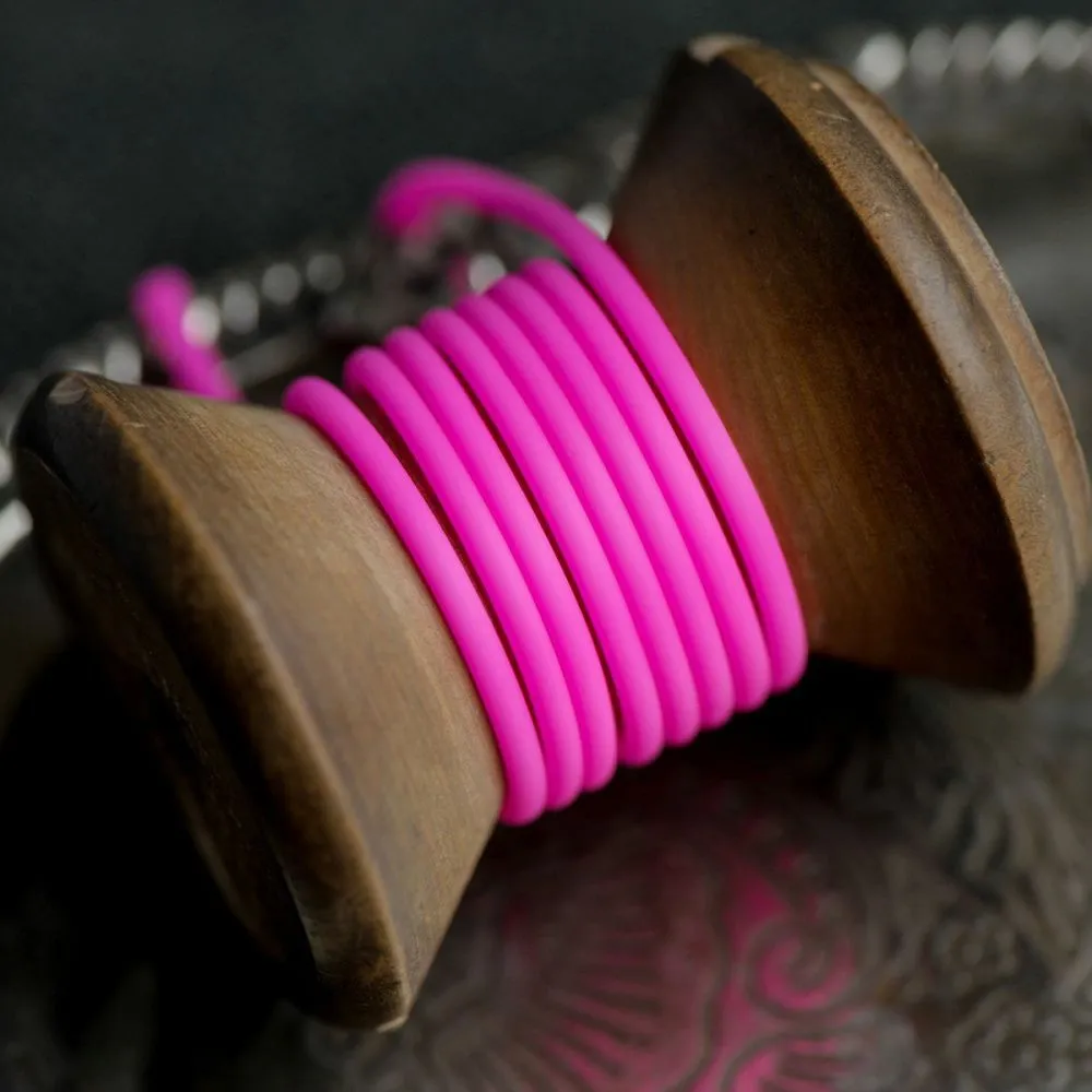 шнур резиновый, с отверстием, цвет ярко-розовый неон, 2 мм